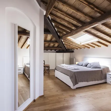 Habitat'S Navona Pantheon Attic Rome