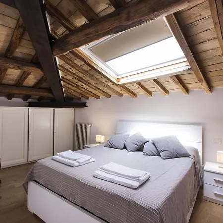 Habitat'S Navona Pantheon Attic *